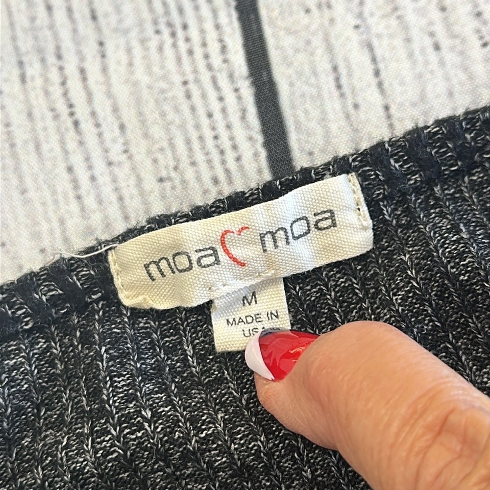 moa moa • Grey Ribbed Cropped Sweater • Sz M - Picture 5 of 8